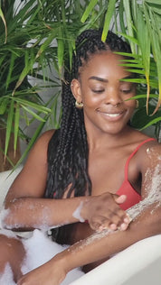 Sugar & Apricot Kernel Body Scrub – Soft, Radiant Skin